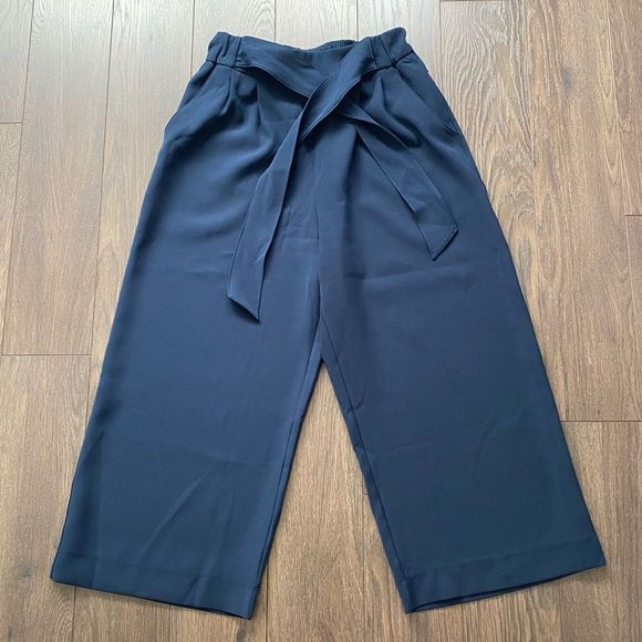 LULULEMON Noir Crop in True Navy - Picture 4 of 11